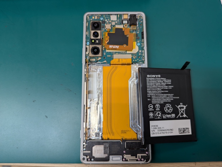 Xperia 1 II（エクスペリアワンマークツー）のバッテリー交換ならスマホ修理工房へお任せください